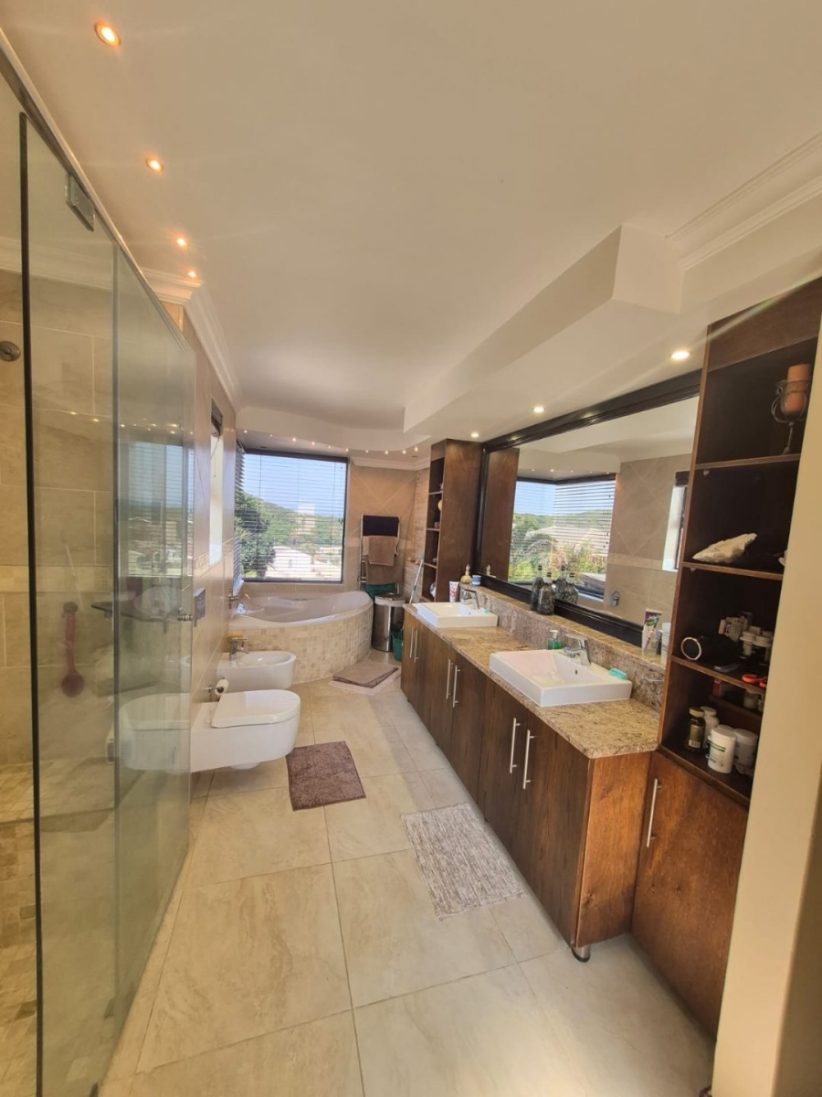 5 Bedroom Property for Sale in Blue Bend Eastern Cape